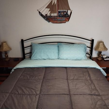 Private Rooms In Shared House Tesalonika Bagian luar foto
